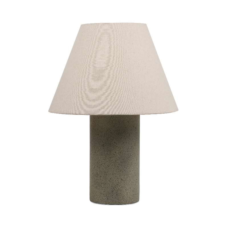 Luminária de mesa de cerâmica à beira do quarto