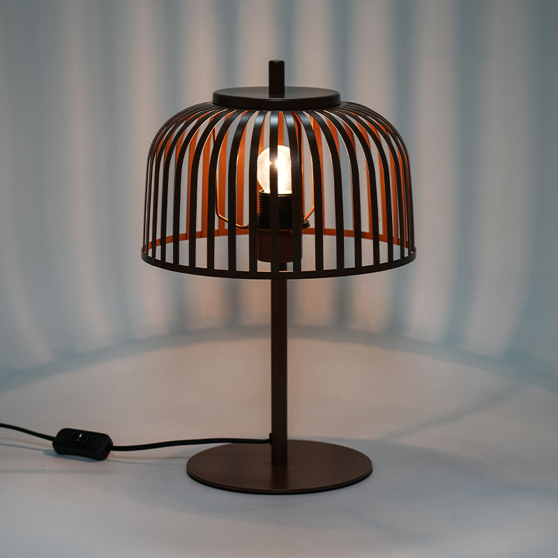 Lâmpada de mesa decorativa de ferro nórdico
