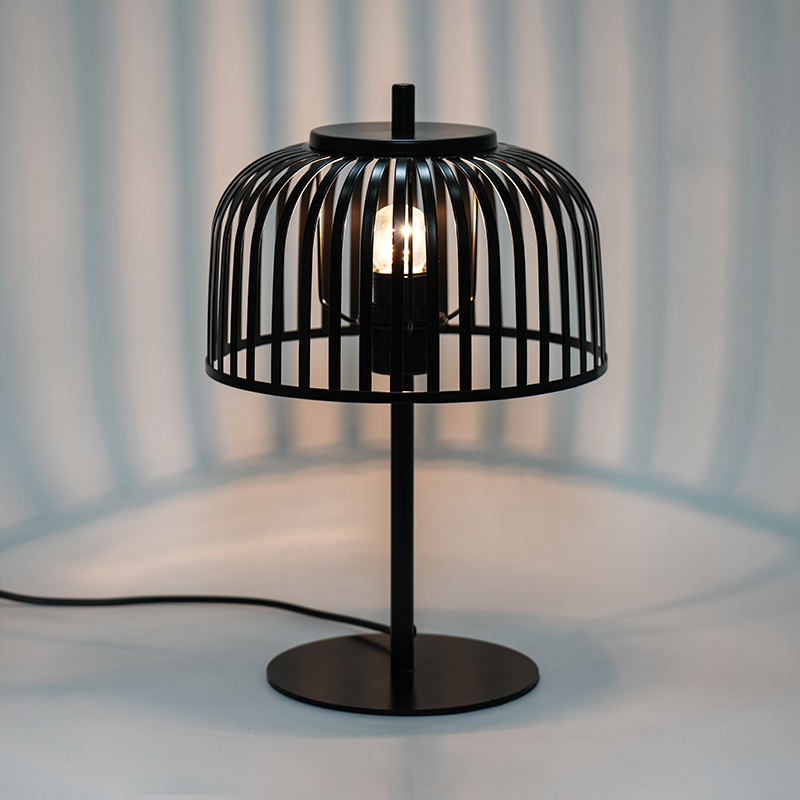 Lâmpada de mesa decorativa de ferro nórdico