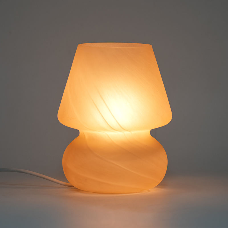 Lâmpada de mesa de vidro creme