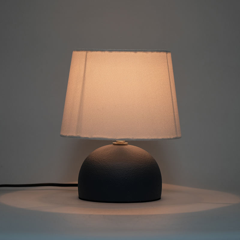 Pequena lâmpada de mesa inferior cerâmica simples de cerâmica