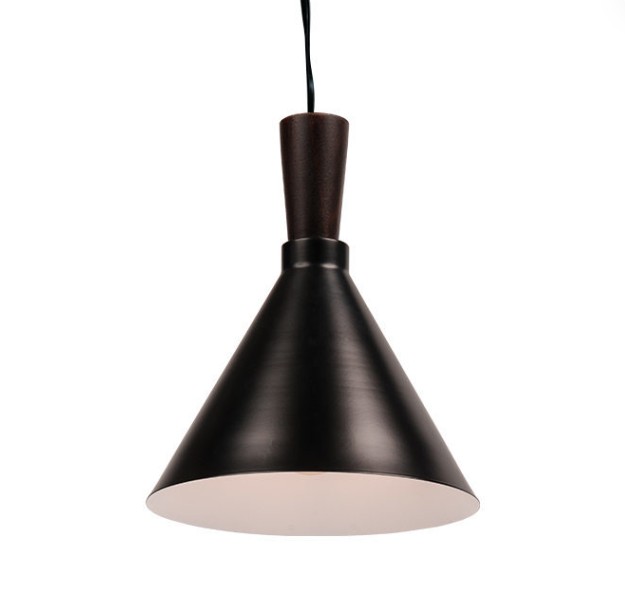 Quais são as características das linhas e formas do lustre de metal?